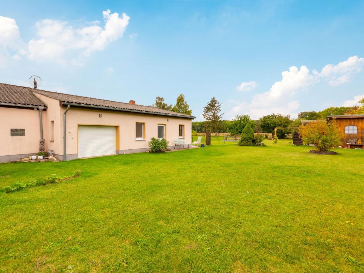 Idyllic Bungalow In Pepelow With Garden Экстерьер фото