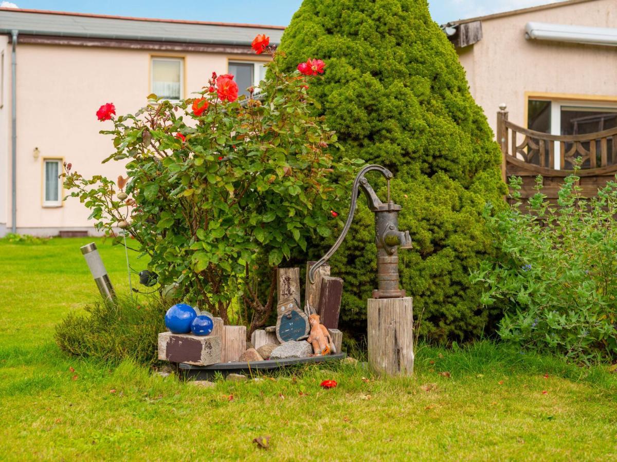 Idyllic Bungalow In Pepelow With Garden Экстерьер фото