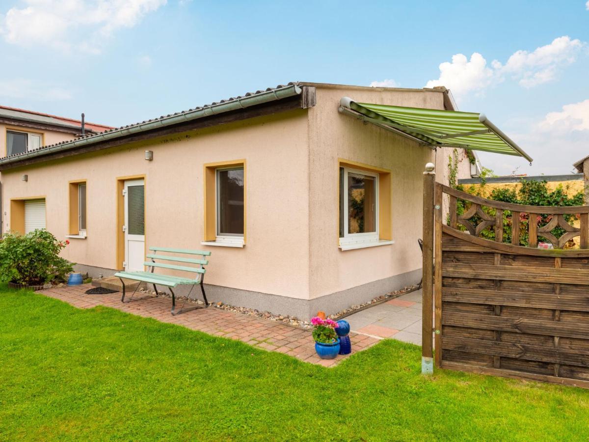 Idyllic Bungalow In Pepelow With Garden Экстерьер фото