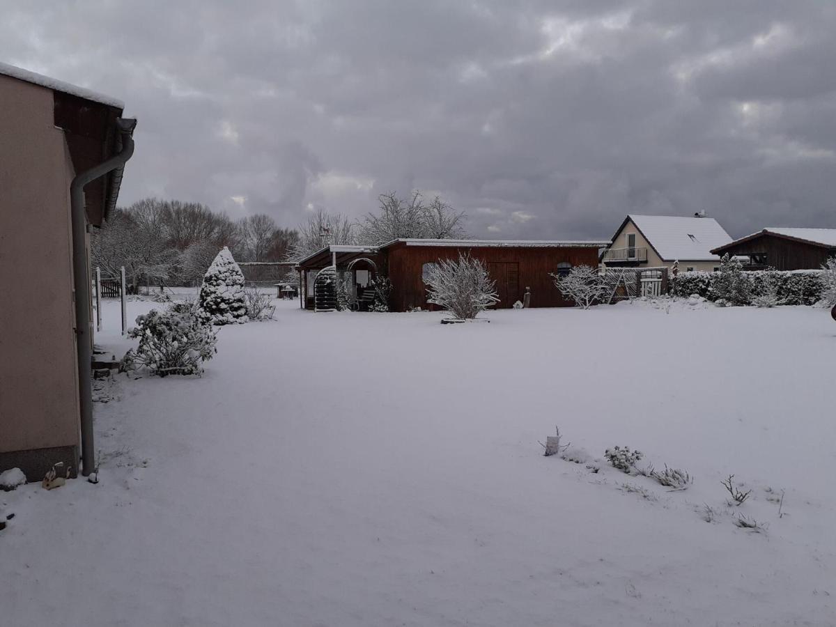 Idyllic Bungalow In Pepelow With Garden Экстерьер фото