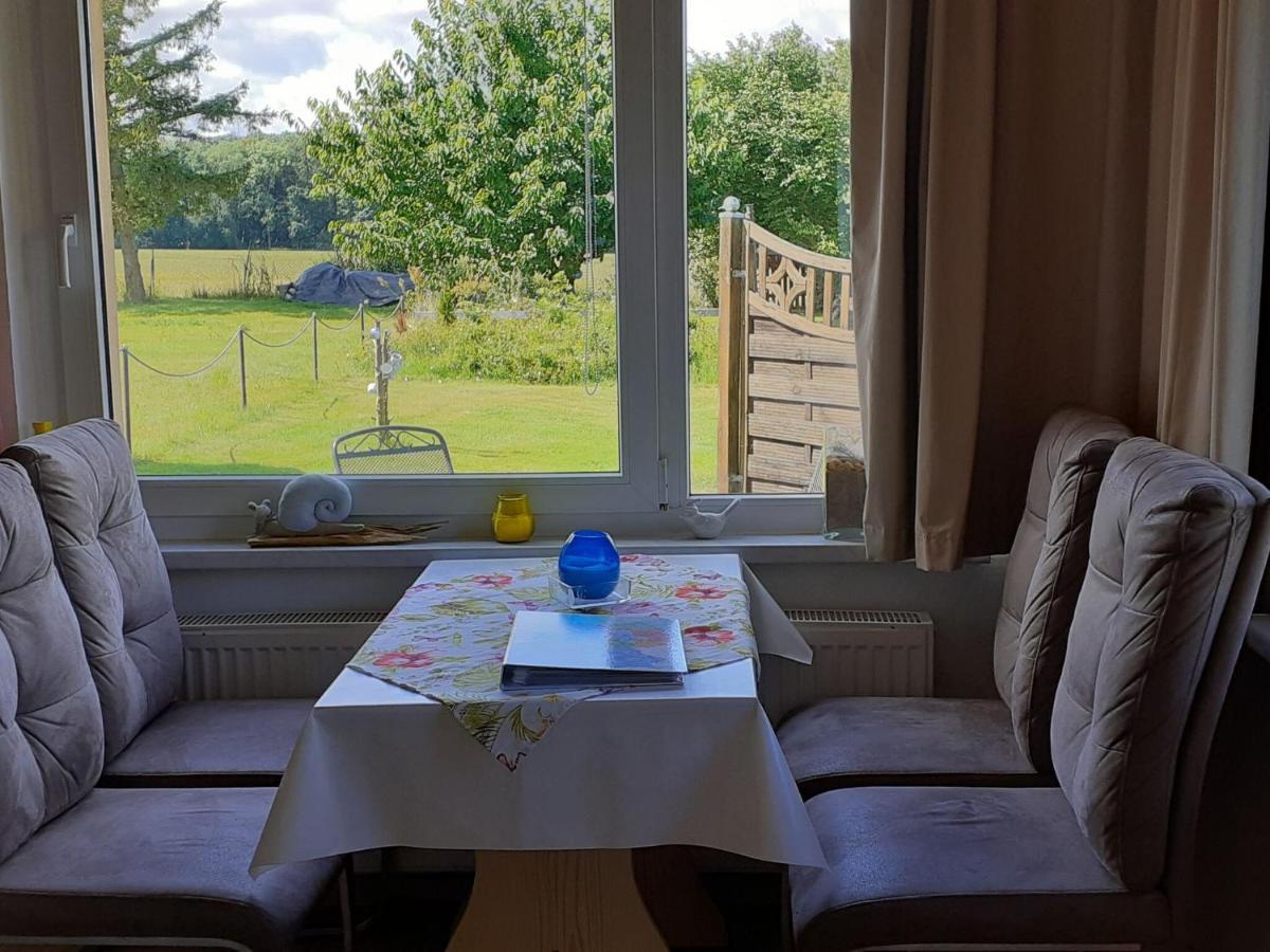Idyllic Bungalow In Pepelow With Garden Экстерьер фото